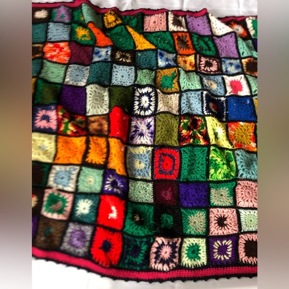 1970s Hand Crocheted Granny Square Blanket - Picture 5 of 15